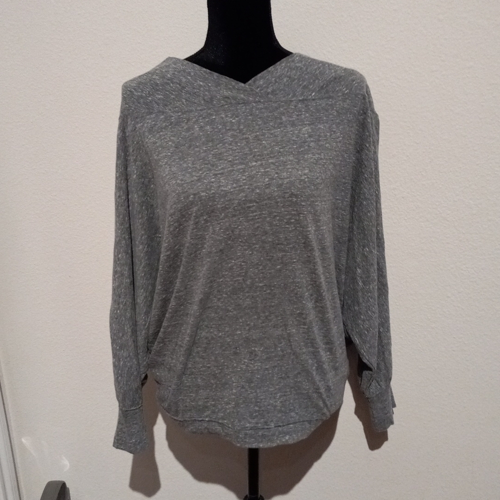 FREE PEOPLE / WE THE FREE small flow Activewear top